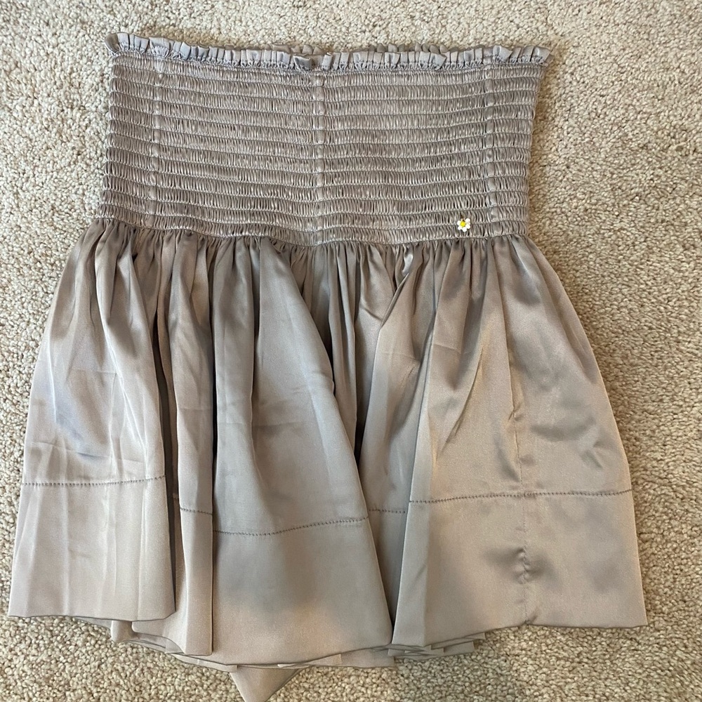 NATURAL LIFE Gray Smocked shorts
